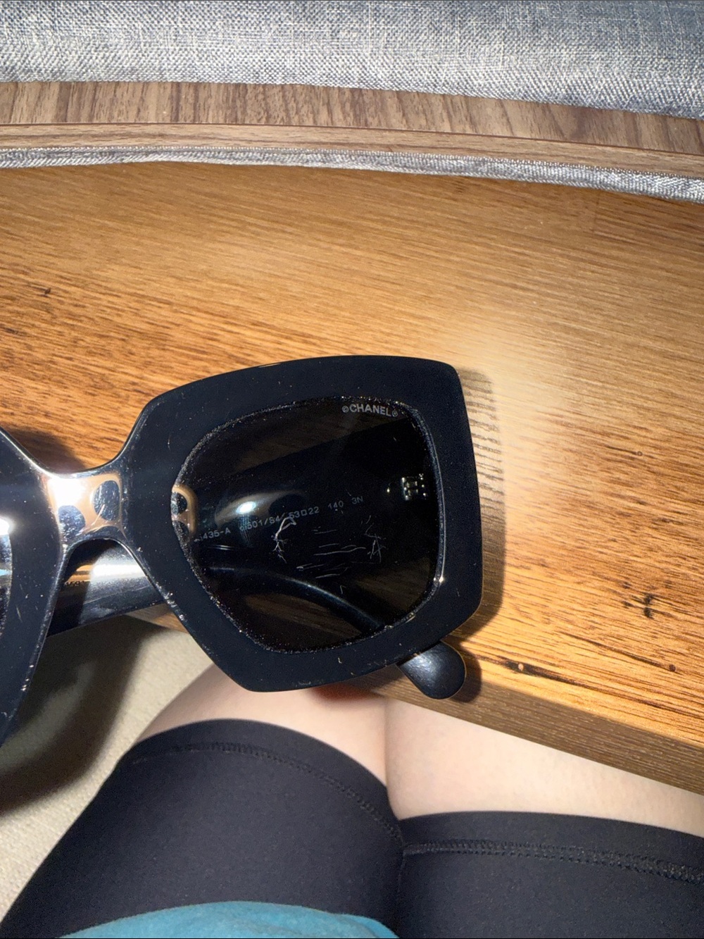 CHANEL Black Rectangular Logo Sunglasses with CC Emblems - Picture 4 of 4
